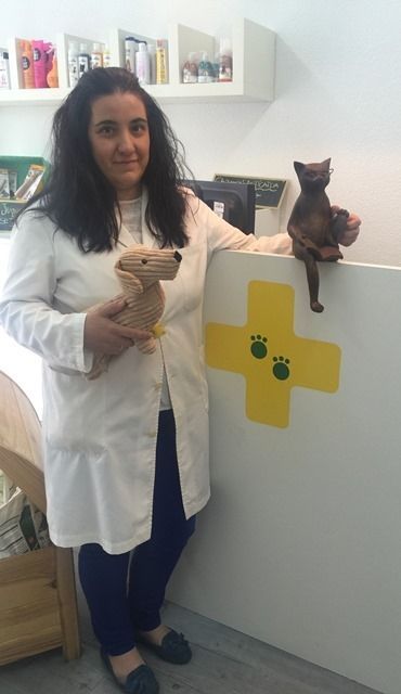 Mª Esther Guerrero, especialista en farmacia veterinaria