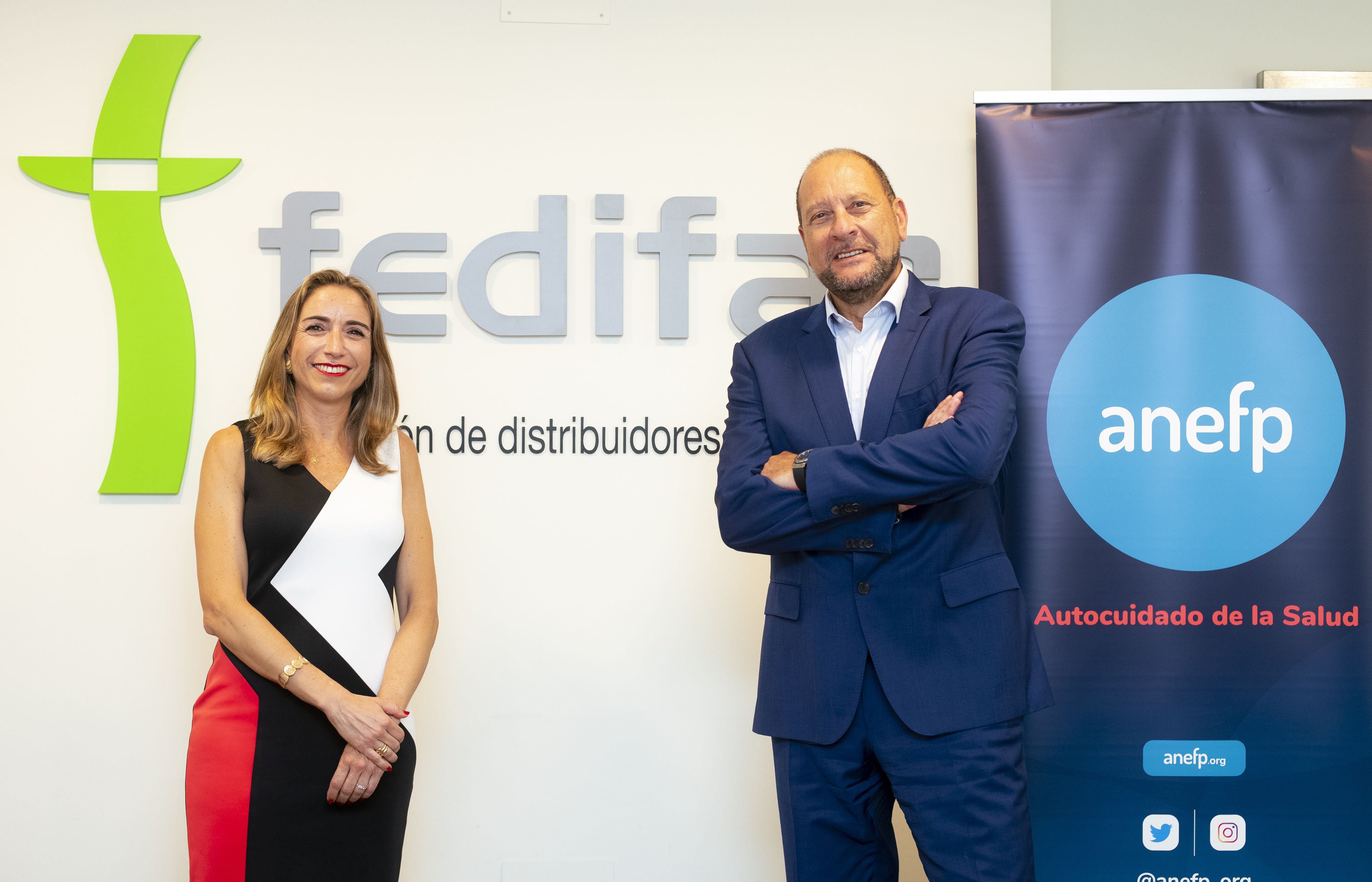 Matilde Sánchez Reyes, presidenta de FEDIFAR, y Alberto Bueno, presidente de ANEFP.  