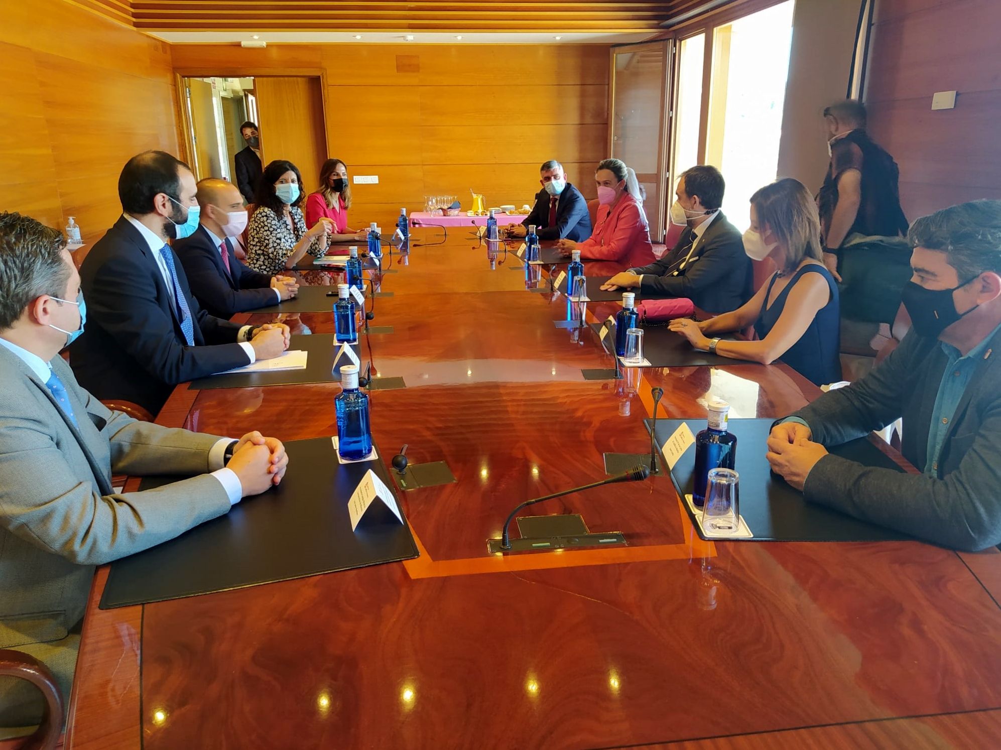 Encuentro en las Cortes Regionales de Castilla-La Mancha 