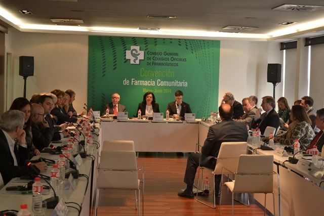 El Consejo General impulsa foros de debate para continuar avanzando en el futuro profesional de farmacia comunitaria