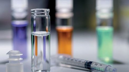 La industria farmacéutica y la farmacia ante el cambio del entorno: «Cuando veas las barbas de tu vecino...»