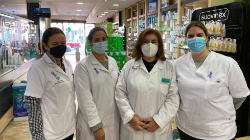 Farmacéuticas con el lazo morado