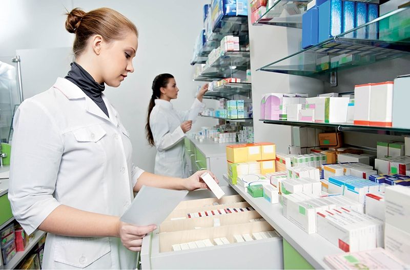 Deducir «impuestos» por la contratación de personal en la farmacia (2013-2014)
