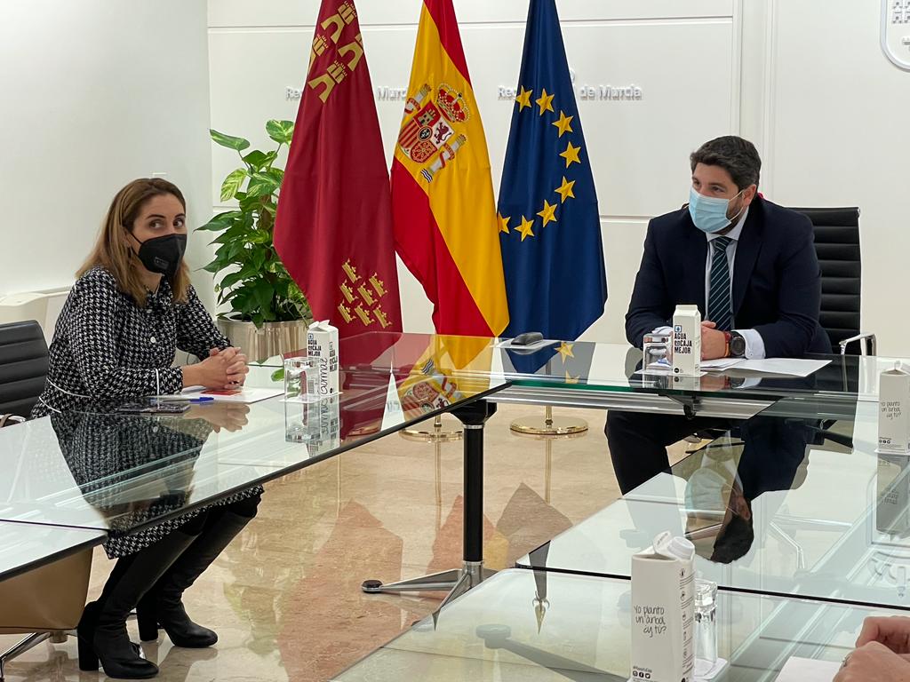 Paula Payá y Fernando Lopez Miras