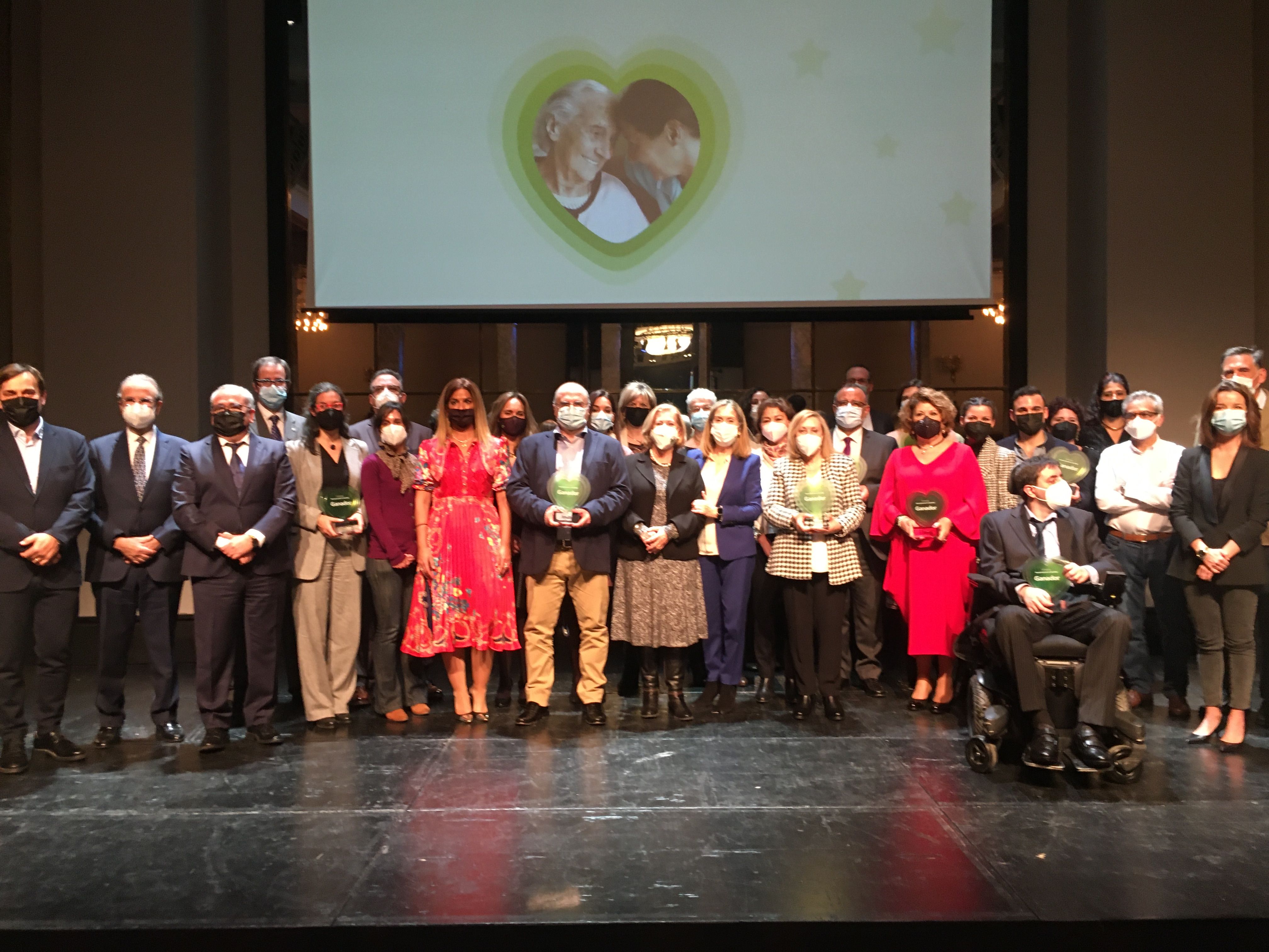 Foto de familia de los premiados