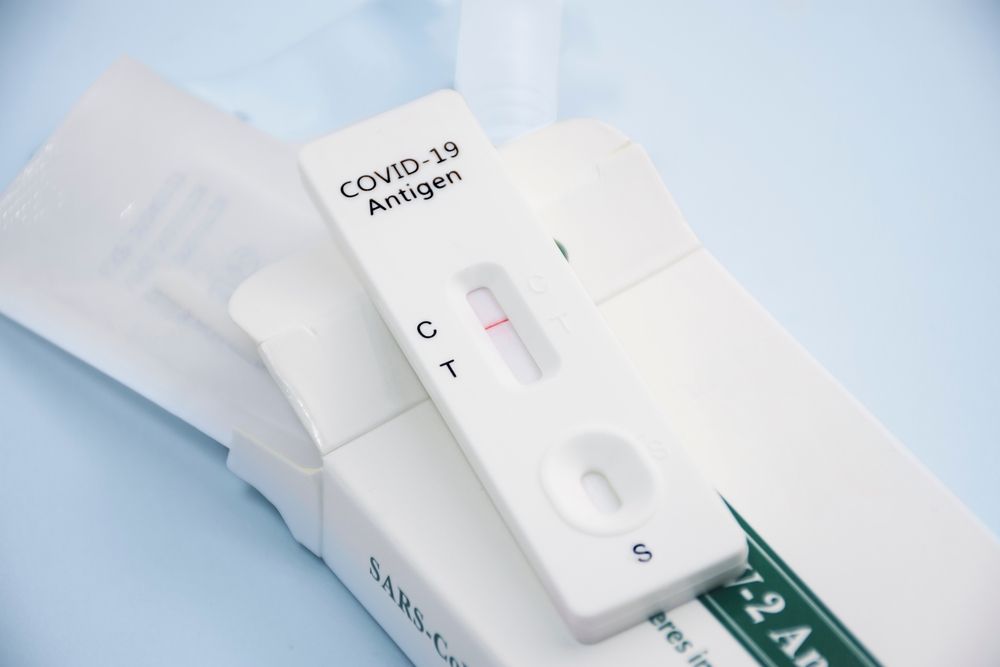 Cada 5 segundos, una farmacia catalana realiza un test de antígenos supervisado a un miembro de la comunidad educativa