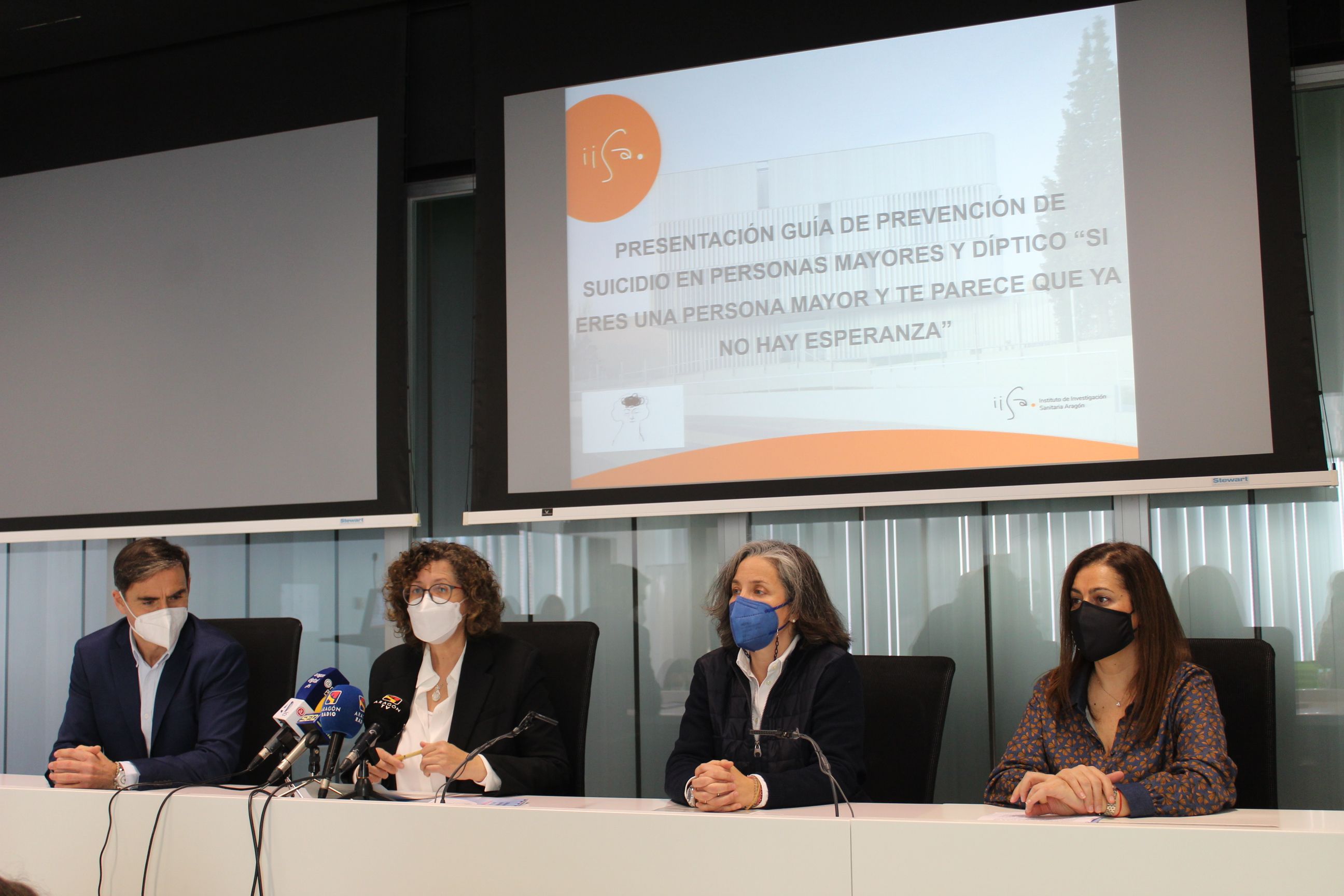 De izquierda a derecha, Óscar López, Ana Sánchez, Eugenia González y Raquel García