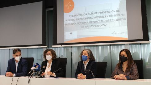 De izquierda a derecha, Óscar López, Ana Sánchez, Eugenia González y Raquel García