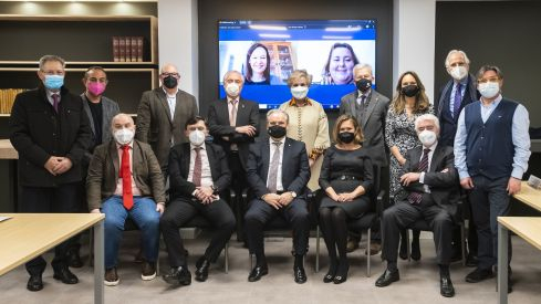 Foto de familia de los miembros del Consejo Asesor Social 