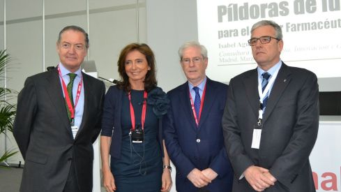 Isabel Aguilera aboga por abrir nuevas áreas comerciales y de servicios en la farmacia