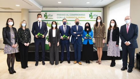 Foto de familia tras la entrega de los premios