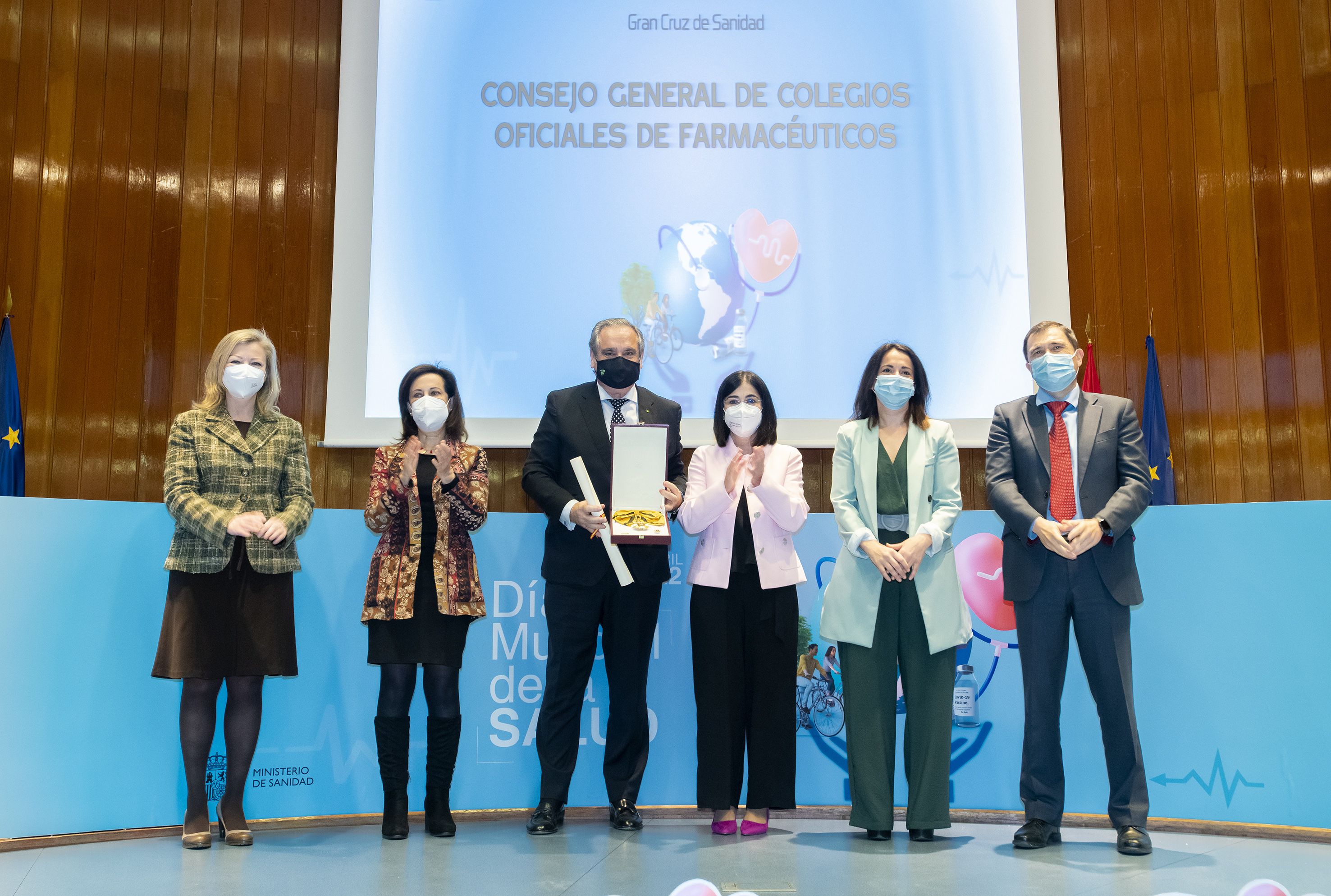 Foto de familia de los galardonados