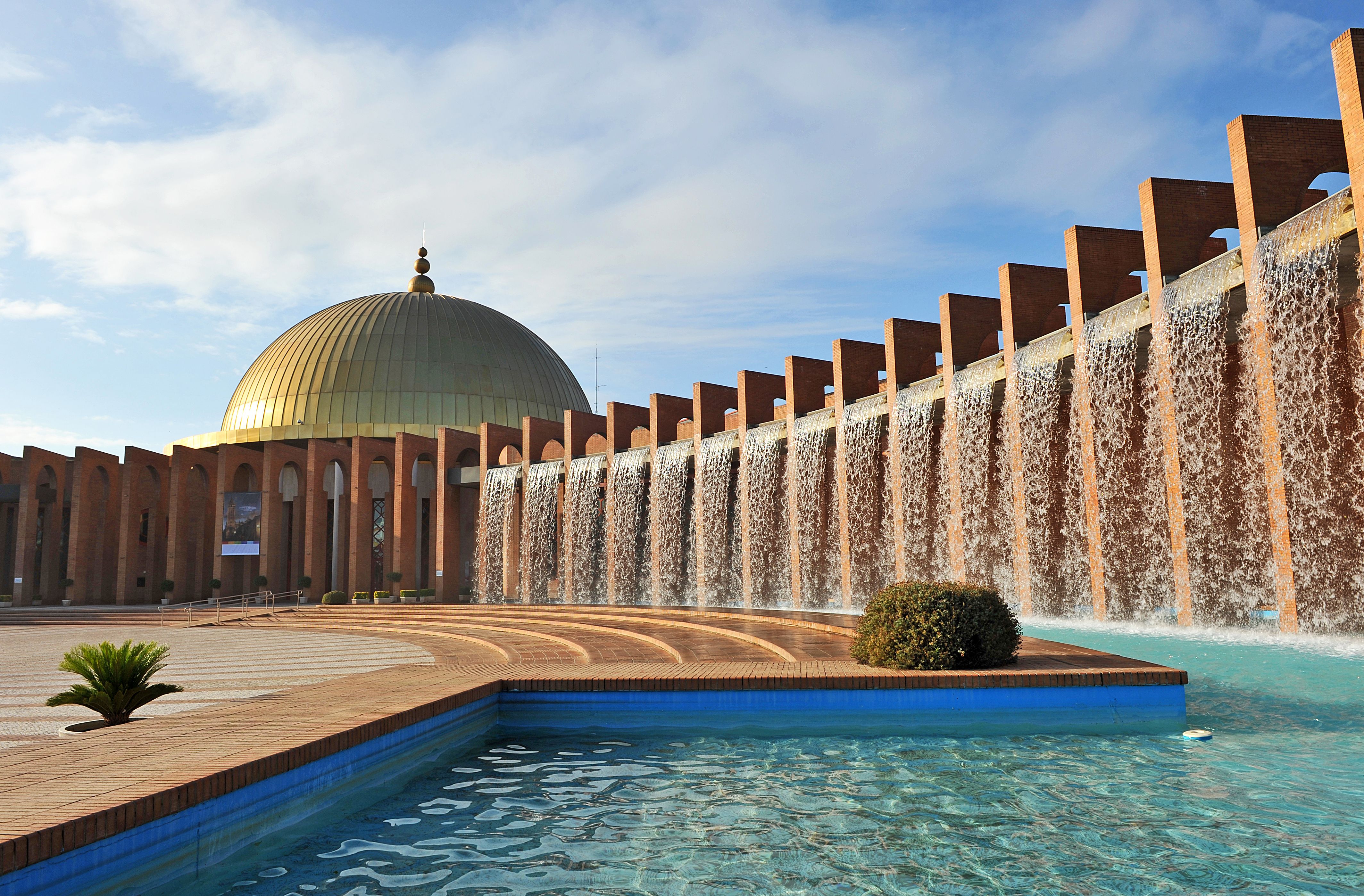 El Palacio de Exposiciones y Congresos de Sevilla (FIBES II) será la sede de los congresos (©shutterstock)