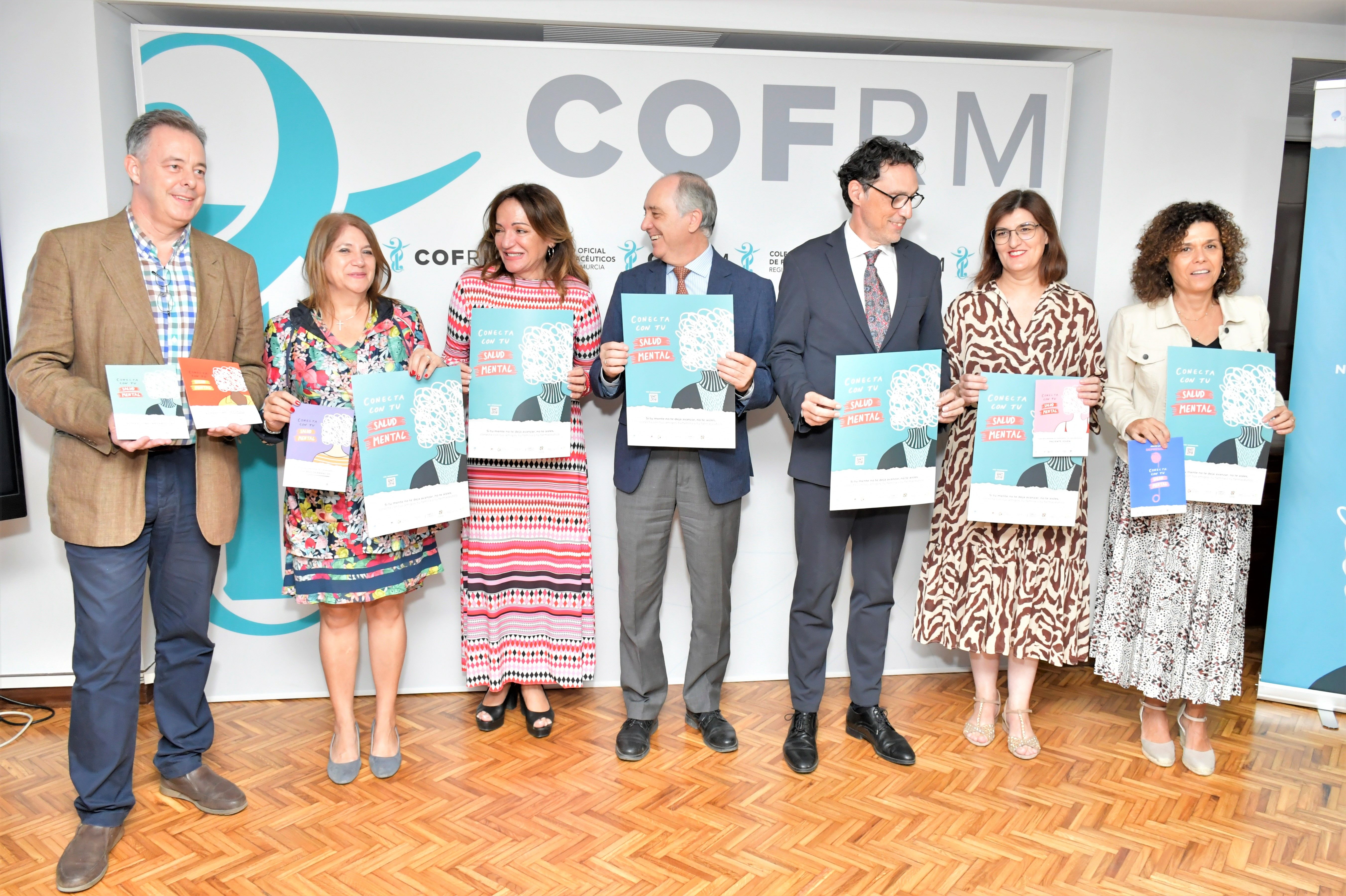 José Miguel Ruiz, Jesús Cañavate, Fuensanta Martínez, Rosa Garrigós, y los representantes de Ludnbeck y Otsuka, Maite Garrigós y Francisco Arias