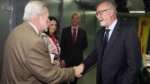 El Colegio de Valencia pide un pago antes del 20 de junio para evitar problemas en las farmacias