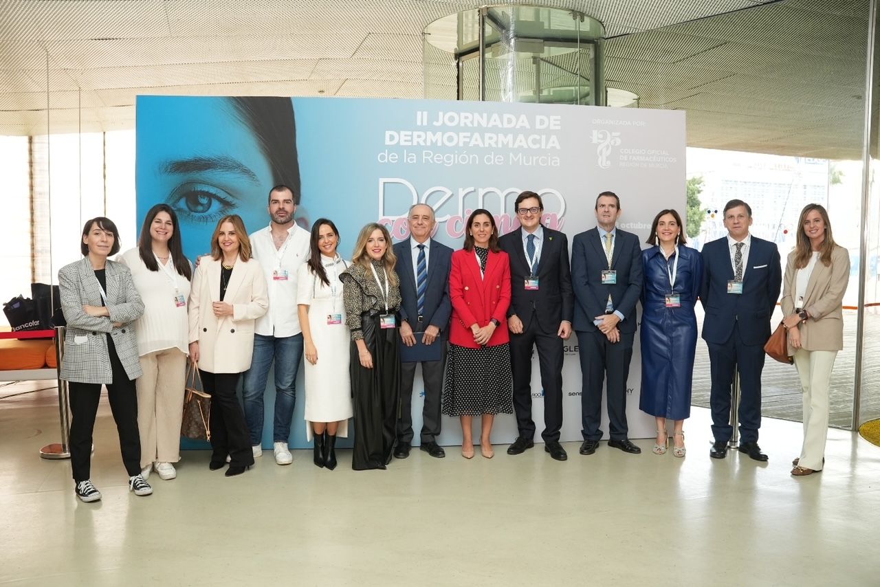Participantes en el acto inaugural