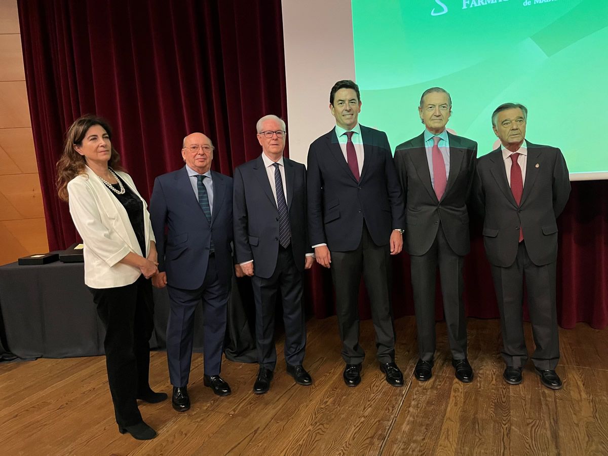 Mª José Gómez de Agüero (hija de Pedro Gómez de Agüero), José Enrique Hours, Carlos Ibáñez, Manuel Martínez del Peral, Alberto García y Luis González 