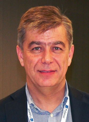 «El tratamiento de referencia del acné es la combinación de dos productos tópicos sinérgicos»