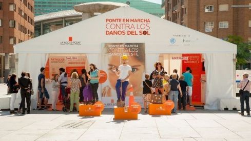 Una de cada quince personas que revisan sus lunares padece un tipo de cáncer de piel o lunar sospechoso
