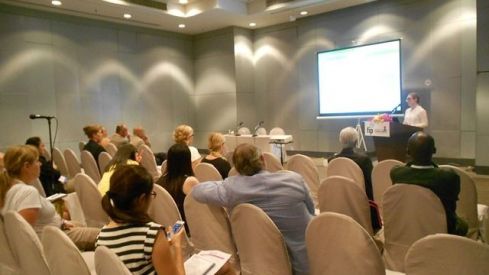 El Consejo General presenta los resultados preliminares del Programa ADHIÉRETE en el 74º Congreso de la FIP