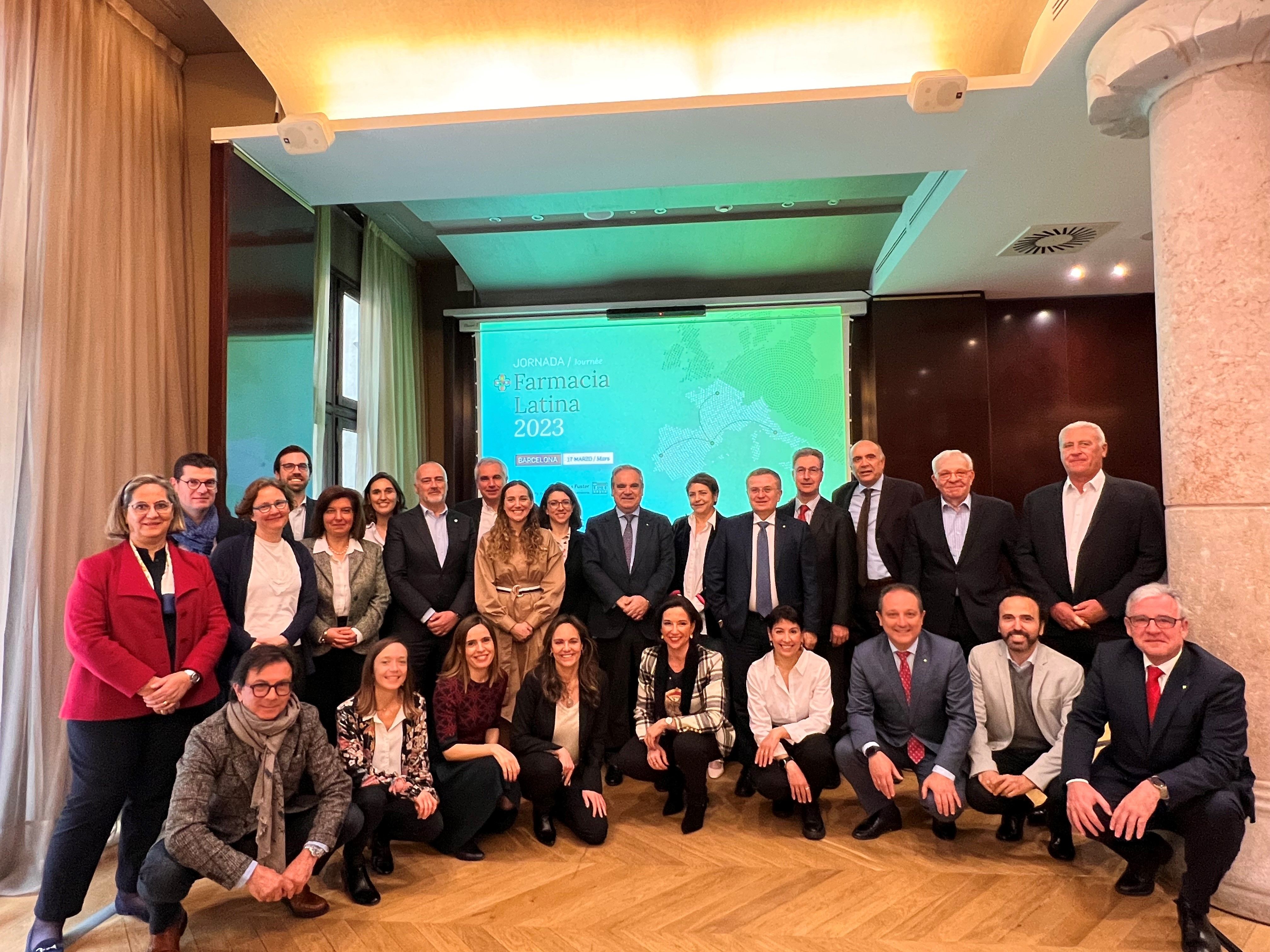 Los participantes en la Jornada de Farmacia Latina