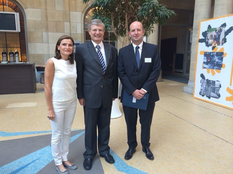 El COF de Valencia defiende el modelo sostenible farmacéutico en la nueva legislatura europea