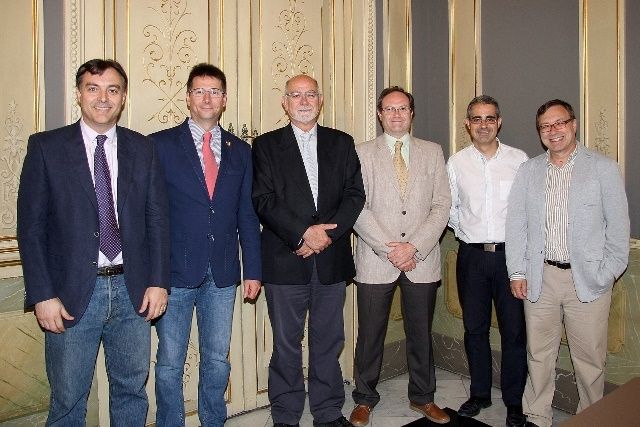 El COF de Valencia la SEFAC firman el primer acuerdo entre un colegio y una sociedad científica para desarrollar servicios profesionales farmacéuticos