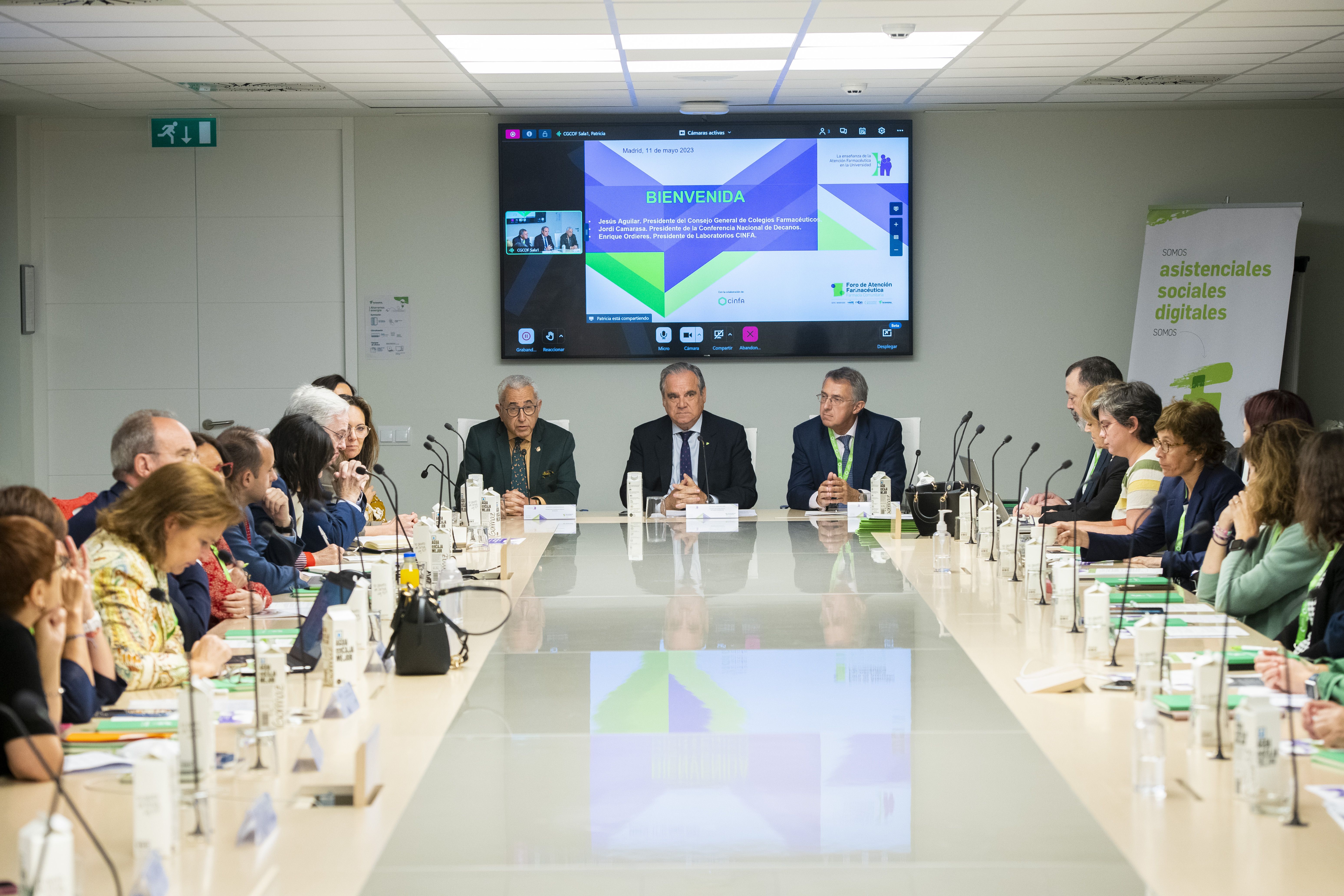 La jornada reunió a más de 100 representantes de colegios de farmacéuticos