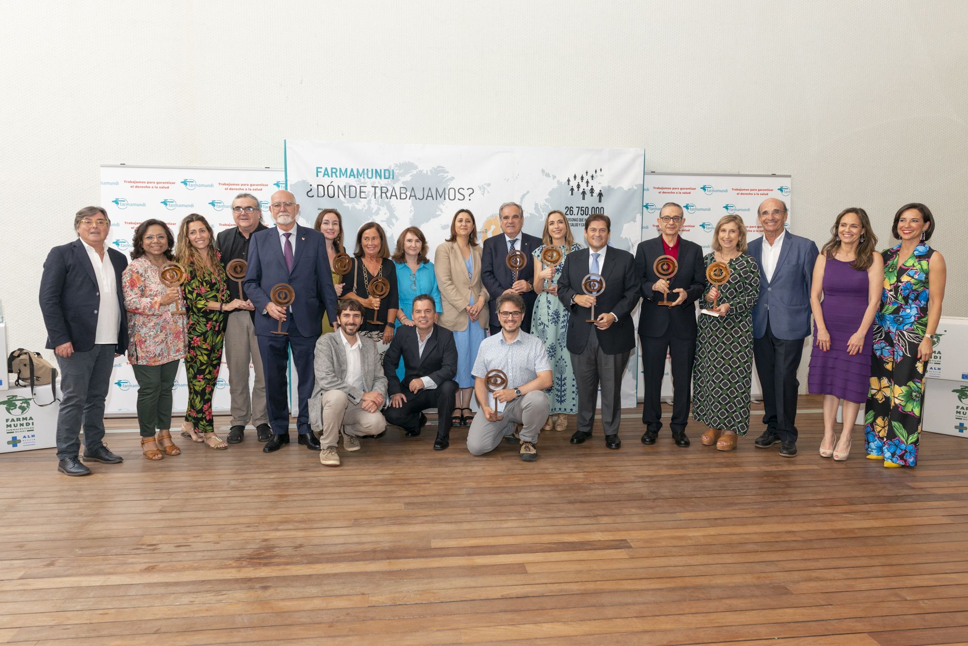 Foto de familia de los premiados 