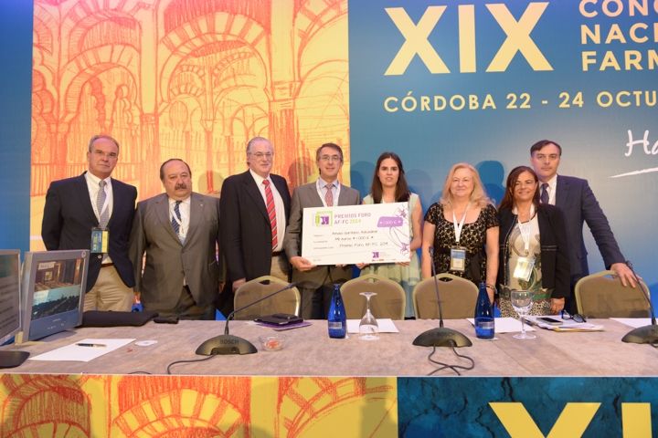 Amaia Garitano, ganadora de la tercera edición de los Premios Foro Atención Farmacéutica Farmacia Comunitaria