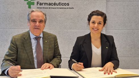 Jesús Aguilar, presidente del CGCOF; junto a Rocío Ramos, presidenta de SERFA