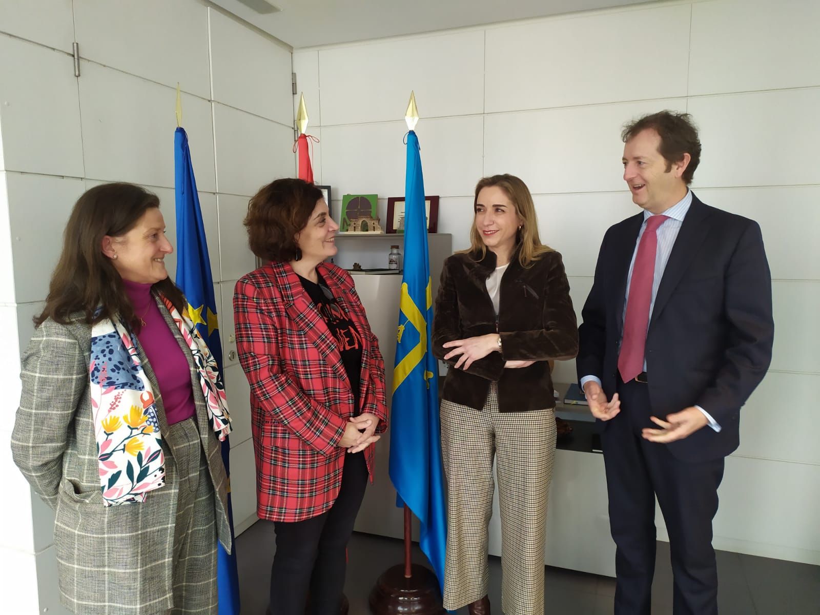 FEDIFAR traslada a la consejera de Salud de Asturias el compromiso para combatir los efectos de la escasez de medicamentos