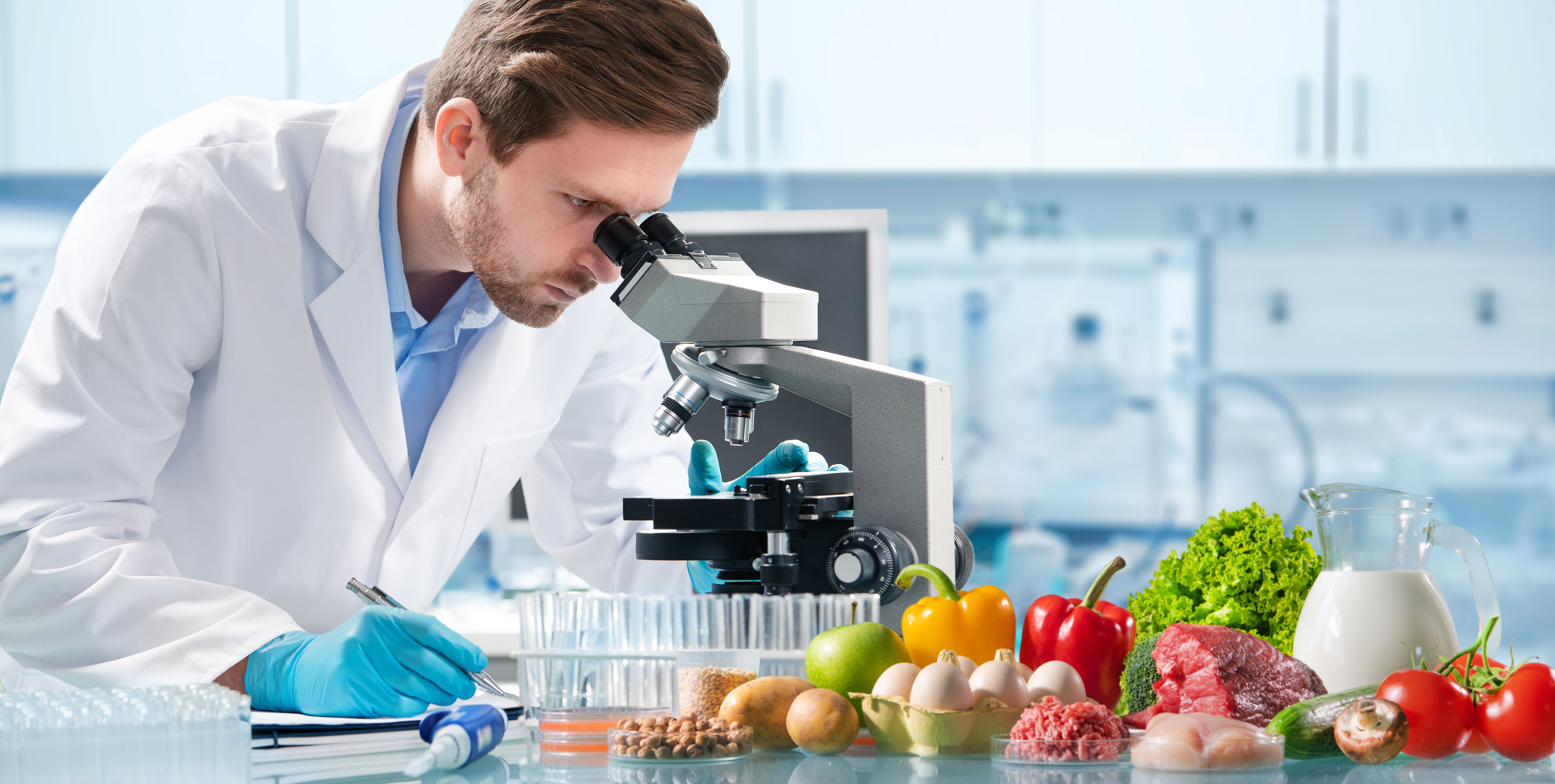 El CGCOF lanza una campaña para informar y prevenir las interacciones alimento-medicamento