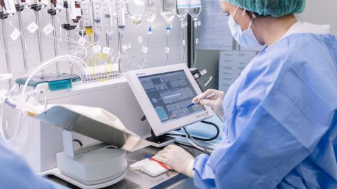Un artículo de Farmacia Hospitalaria analiza la implantación de prácticas de prevención de errores de medicación en hospitales españoles