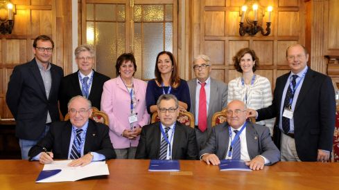 La Cátedra Ordesa de Nutrición Infantil y la Asociación Española de Pediatría firman un acuerdo de colaboración La Cátedra Ordesa de Nutrición Infantil y la Asociación Española de Pediatría firman un acuerdo de colaboración