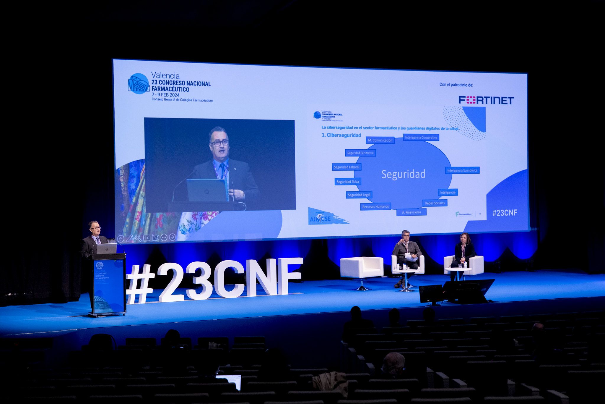 Simposio sobre ciberseguridad.