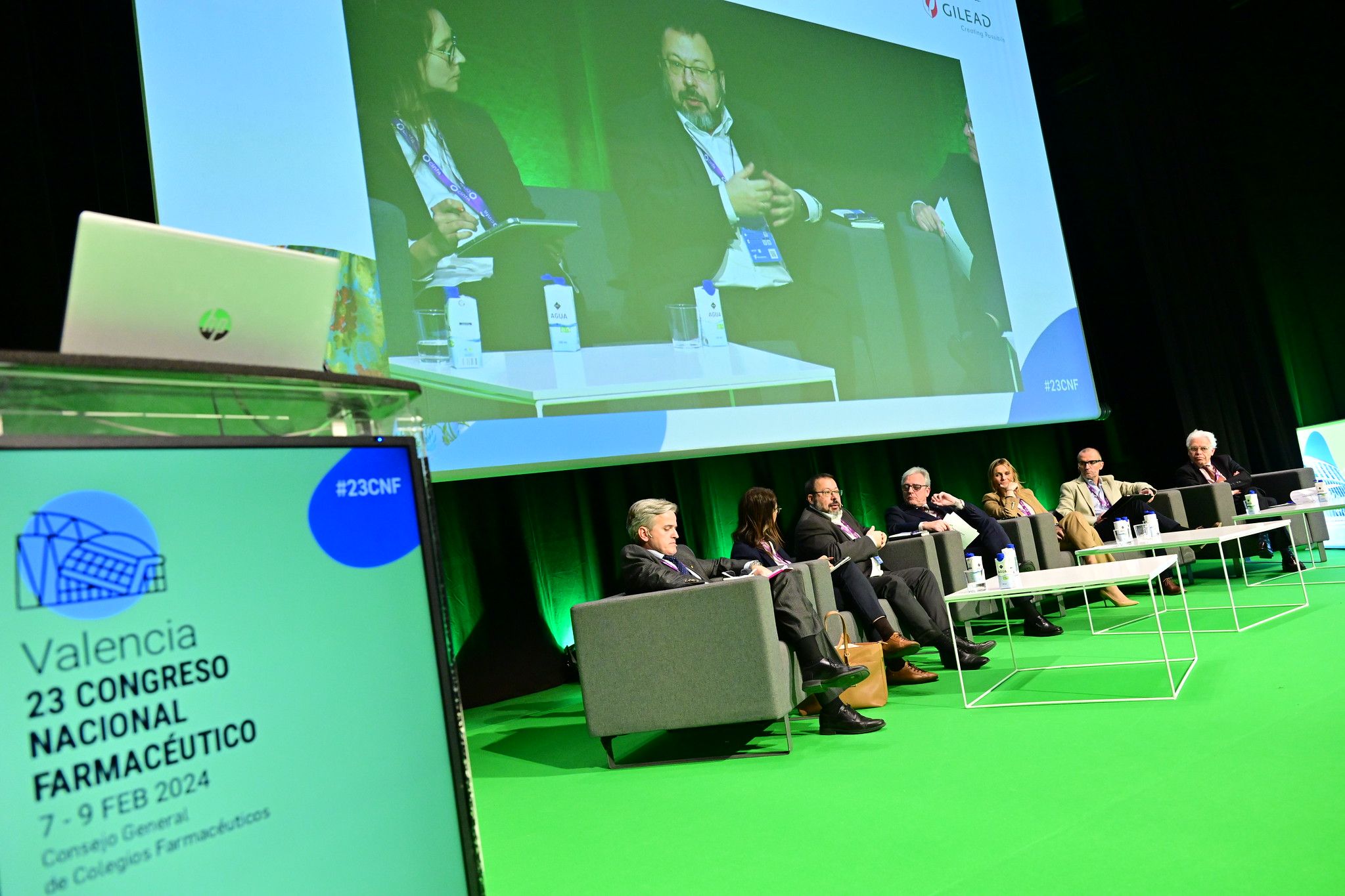 Mesa sobre dispensación colaborativa.