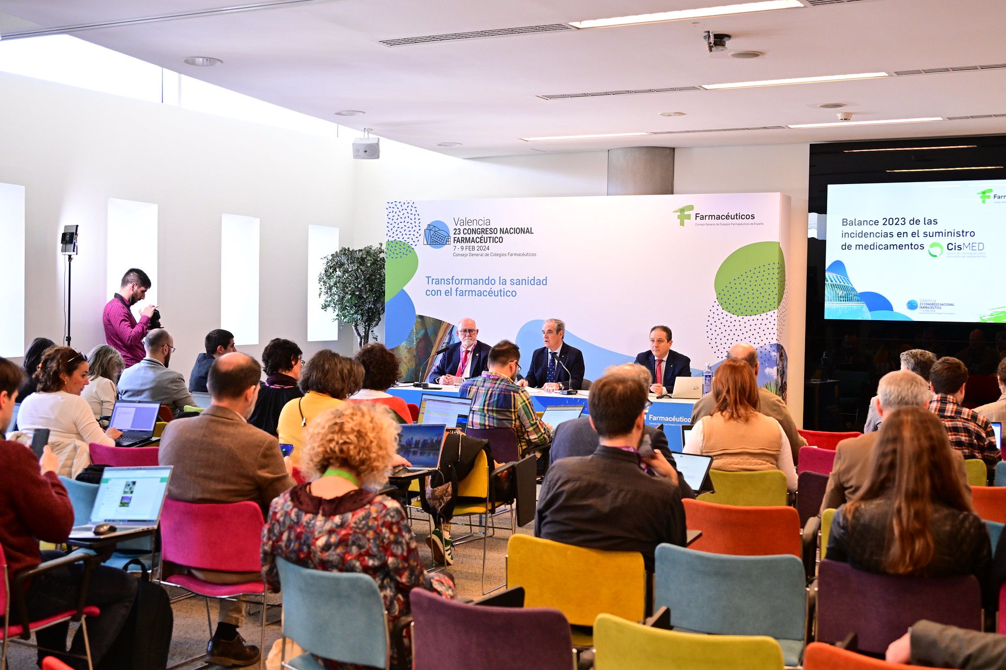Presentación del "Balance 2023 de las incidencias en el suministro de medicamentos"