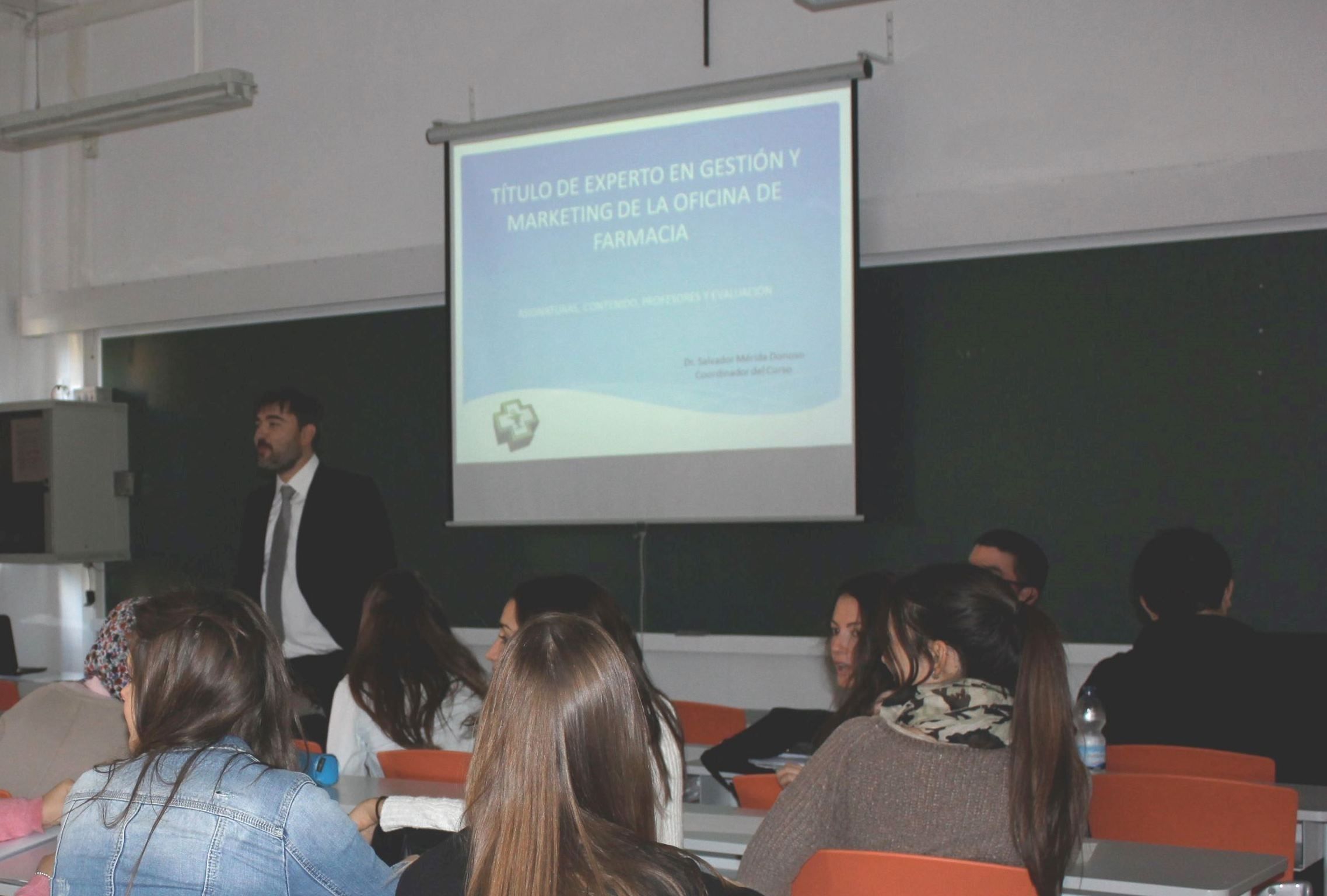 Comienzan las clases de gestión empresarial para los alumnos de Farmacia de la Universidad CEU Cardenal Herrera Comienzan las clases de gestión empresarial para los alumnos de Farmacia de la Universidad CEU Cardenal Herrera