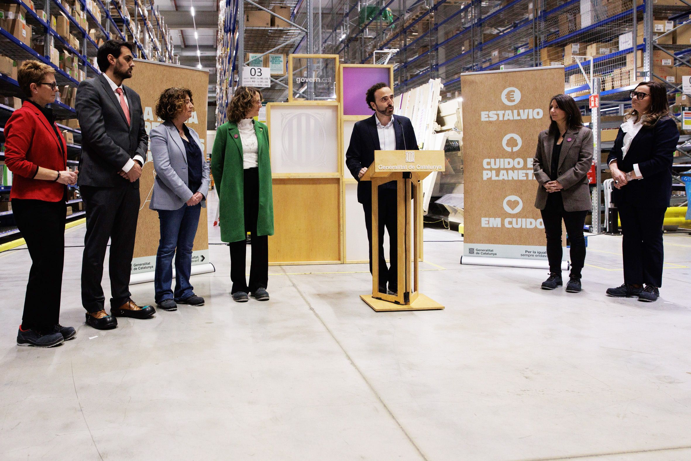 Presentación de la campaña en la que las farmacias catalanas repartirán productos menstruales.