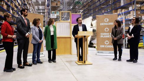 Presentación de la campaña en la que las farmacias catalanas repartirán productos menstruales.