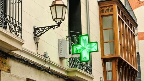 SEFAR: "La adenda firmada por SAS y CACOF supone un nuevo golpe a la viabilidad de la farmacia rural"