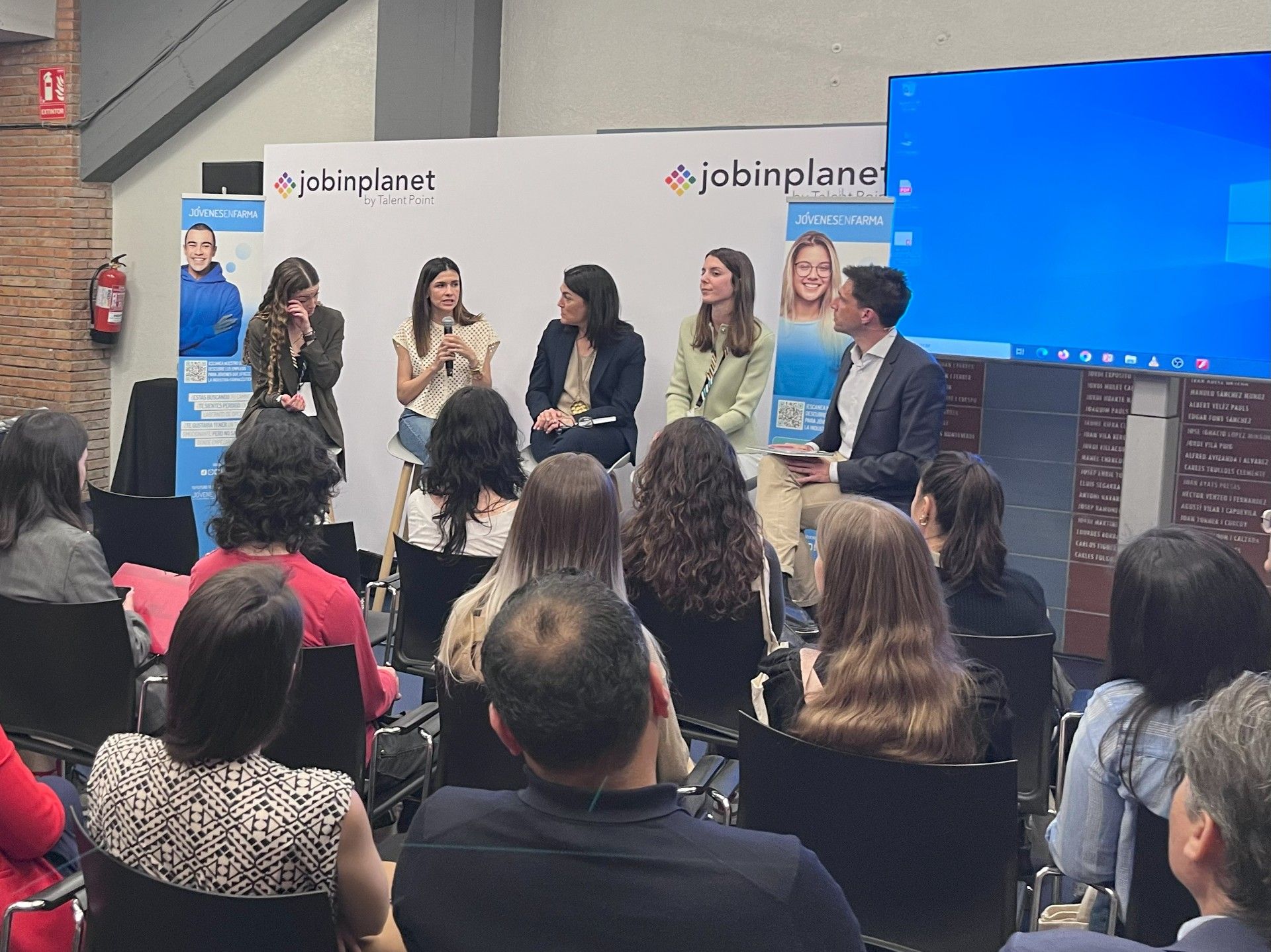 Jóvenes en Farma, la web de Farmaindustria para poner en valor el talento joven, se ha presentado en el encuentro JoBarcelona.