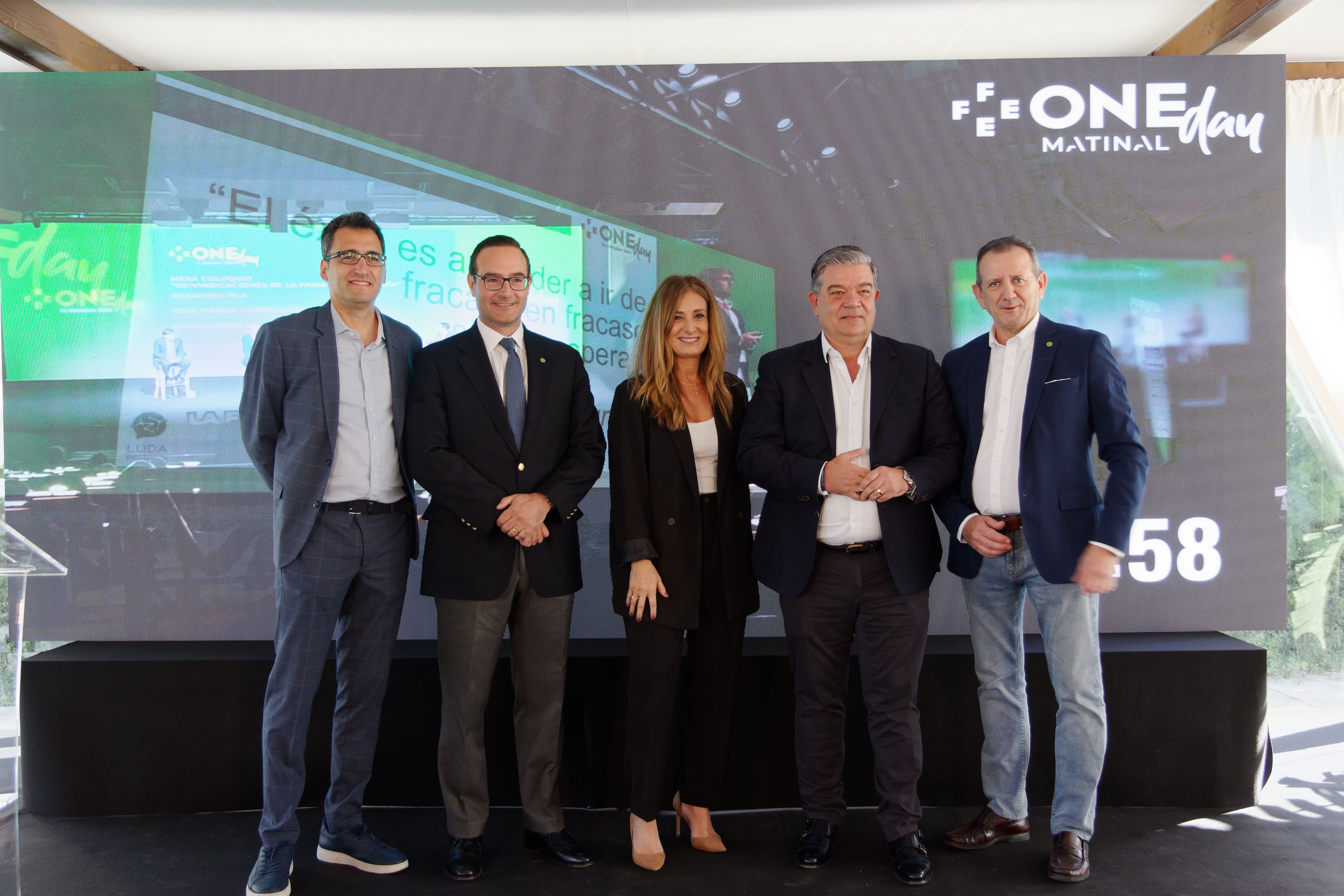 Jose Manuel Zaragoza, presidente de Apefa; Luis de Palacio, presidente de FEFE; Charo Fernández, directora de colectivos de BANCO SABADELL; Manuel Morado director general del Grupo Gollmann Iberia y Ángel Vives, Director de FEFE ONE Day.
