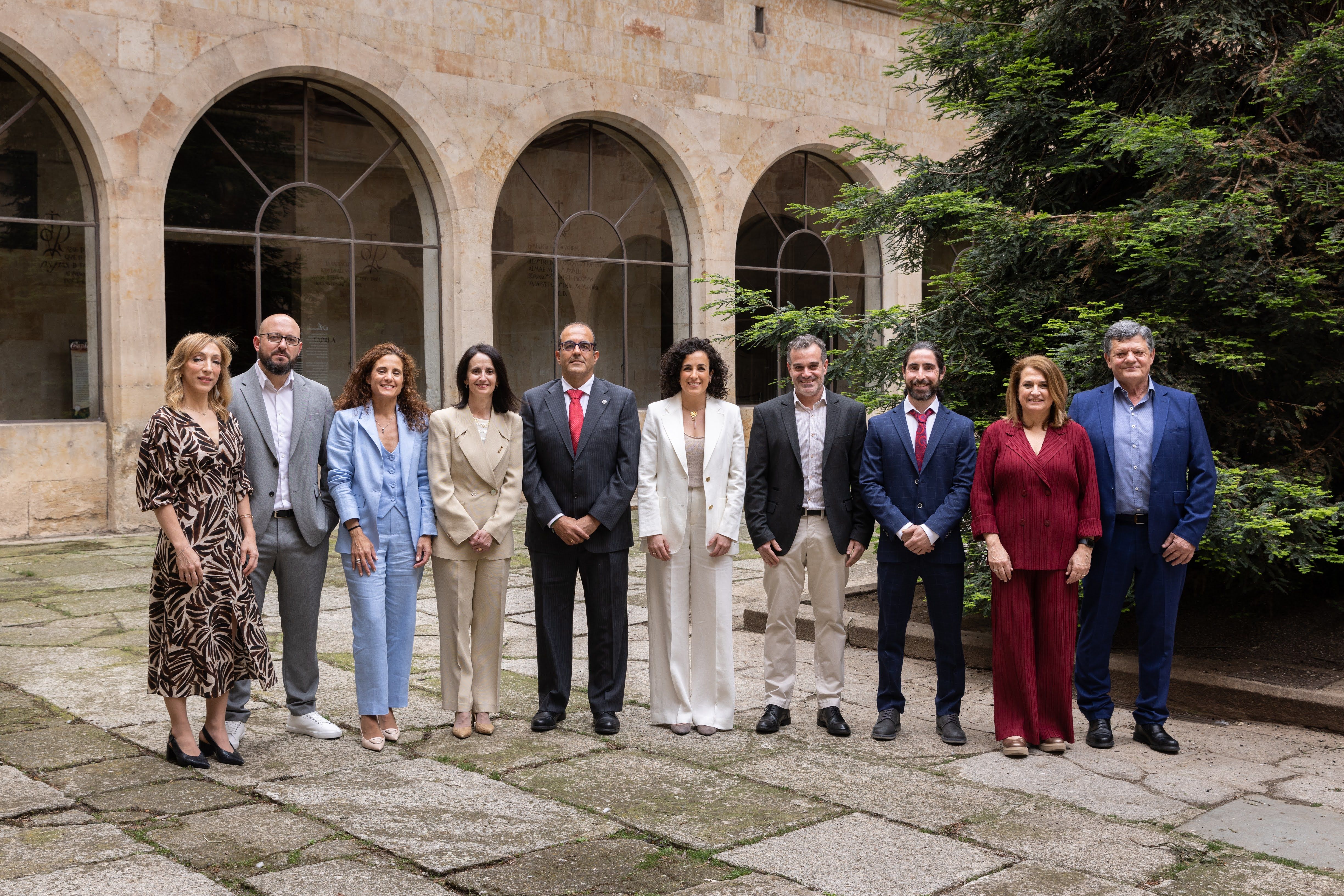 Toma de posesión de la nueva Junta de Gobierno del COF de...