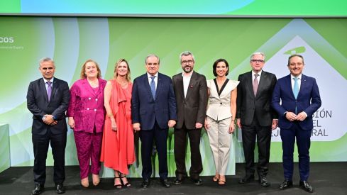 Foto de familia del acto de toma de posesión de los cargos del Consejo General de Colegios Farmacéuticos