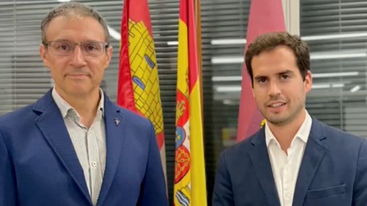 El presidente del COF de Valladolid y el concejal de Personas Mayores, Familia y Servicios Sociales del Ayuntamiento de la ciudad