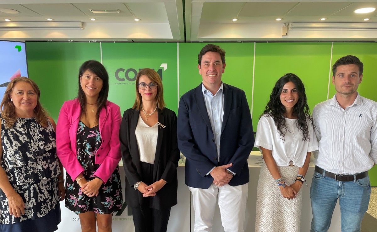 Los participantes en la clausura de las jornadas "Abordaje de la obesidad desde la oficina de farmacia".