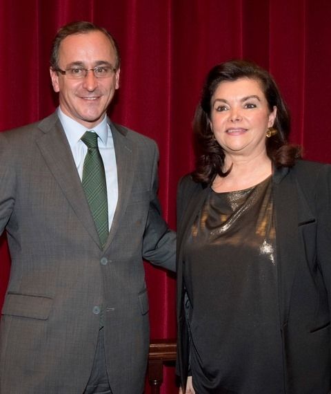 Alfonso Alonso manifiesta su compromiso de defensa del modelo español de farmacia