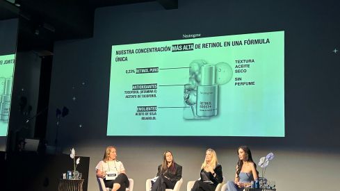 Presentación de Retinol Boost+ Sérum Intenso de Noche e Hydro Boost Fluido Hidratante SPF 50